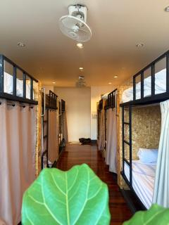 Yan Hostel Thapae Gate - 4