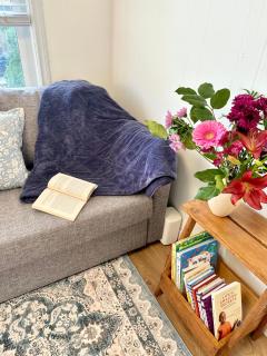 Private Entire Guest Suite, 1 min to bus stops to Downtown and major attractions - 9