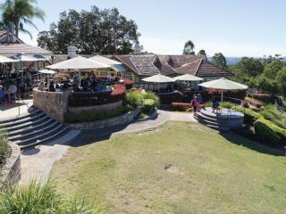 Indooroopilly Resort Style Family Stay W Pool A BBQ - 6