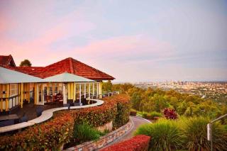 Indooroopilly Resort Style Family Stay W Pool A BBQ - 3