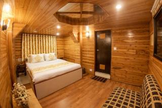 Hotel B-R-O-A-D-W-A-Y - Residency Mall Road Mountain Valley View Darjeeling - Luxury & Spacious - A Top Rated Premium Room - 9