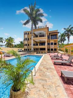 Large 12 Bedroom Luxury Villa for Groups Or Families - Pool, Pool Side Dining Hall, Private beach - 0