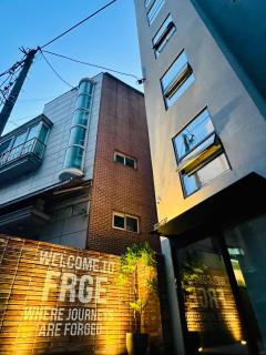 Boutique Stay FRGE 60sqm, 4pax, DDP, Local Markets - 0