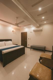 Hill Town Hotel Islamabad - 8