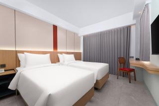 MAXONE Hotel Batam - 2