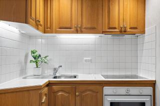 Bright CBD Apartment Close to Dining & Shopping - 6