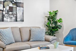 Bright CBD Apartment Close to Dining & Shopping - 5