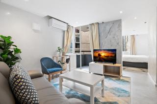 Bright CBD Apartment Close to Dining & Shopping - 4