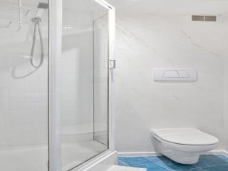 Bright CBD Apartment Close to Dining & Shopping - 2