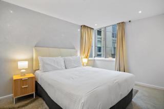 Bright CBD Apartment Close to Dining & Shopping - 1