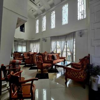 Magnificent White House Semporna by NW - 7