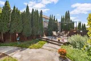 Comfortable Basement Private Room with Ensuite Near Plaza - 8