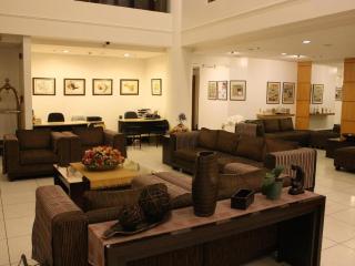 Hotel Supreme Convention Plaza - 1