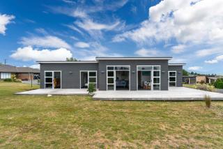 Parekaawa Playhouse - Motuoapa Holiday Home - 0