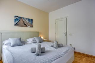 Elegant Panoramic Seaview Apartments - 3
