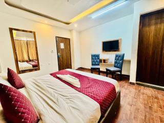 Royal Majestic Mount View Cottage - 8