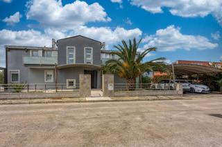 Elegant Panoramic Seaview Apartments - 1