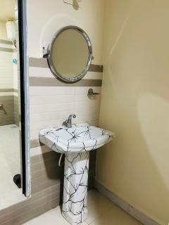 New Woodland Hotel - 5