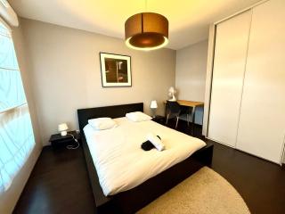 Piscine and golf - Geneva airport - ONU - 5