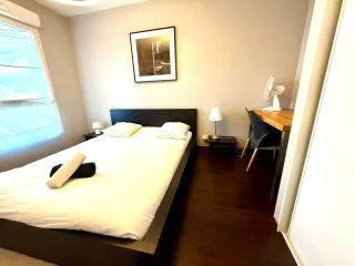 Piscine and golf - Geneva airport - ONU - 4