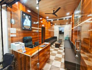 HOTEL OM PALACE NEAR MAHAKALESHWAR TEMPlE - 9