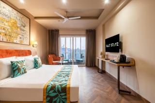 Saltstayz Select- Medicity Near Medanta Hospital - 0