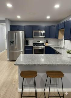 Upscale Peaceful Stay in Gary - 8