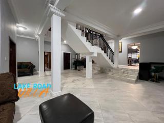 Lake Road Villa - Solar Power & Starlink Internet - 2