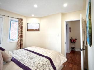 3409 McDowell Drive Mississauga Ontario L5M6R7 - 8