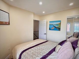 3409 McDowell Drive Mississauga Ontario L5M6R7 - 4