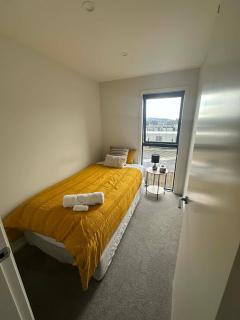 Charming 3 Bedroom Home in Upper Hutt, Perfect for Families and Groups - 9