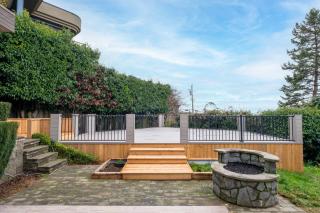 Luxury Modern 2-Bedroom Suite Near Transit & Shops - 8