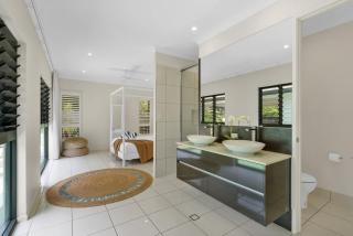 Belle Escapes Sandcastles - 5