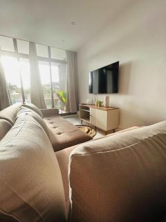 Sunset Views 2BR Apt - 7mins Walk to Beach - KS5 - 8