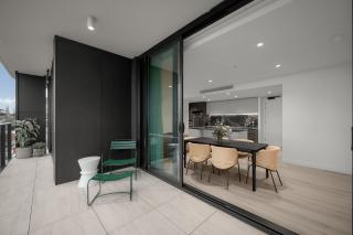 Ocean Glimpse - A Designer Sub-Penthouse at 333STK - 9