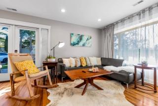 Mercer Island Modern Family-Friendly Home I-90 - 6