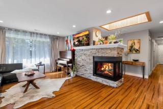 Mercer Island Modern Family-Friendly Home I-90 - 5