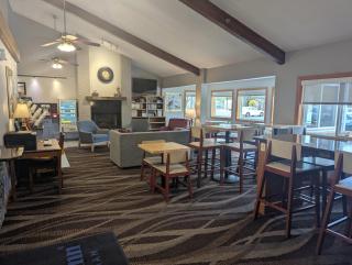 AmericInn by Wyndham St. Peter - 7