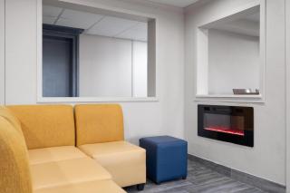 Days Inn by Wyndham Davenport - 7