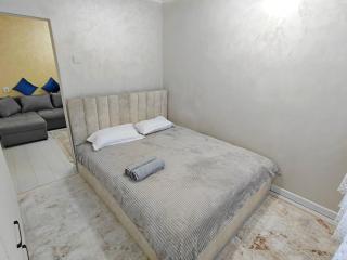 2-room apartment near MEGA Alma-Ata shopping center, park & river - 9