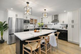 Brand New Designer High-End 4BR Retreat - 9