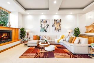 Purple House w Water View 3 Decks Gym UW - 9