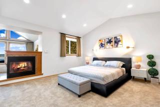 Purple House w Water View 3 Decks Gym UW - 1