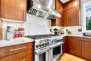 Bellevue DT Contemporary Fortress Walk to QFC - 7