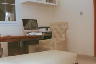 LuxeStay Executive Suite - 1