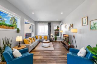 Modern Fortress w 4 Decks AC in all rooms Gym - 9