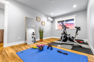 Modern Fortress w 4 Decks AC in all rooms Gym - 5