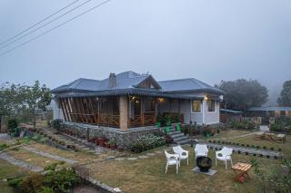 Alaya Stays Leopard Trails Duplex Hillside 2-Room Retreat - 4