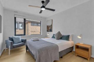 Barkly St Kilda Modern Escape by Ready Set Stay - 3