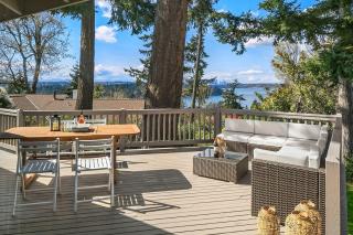 Family Retreat w Lake & Mt & City View Gym MI - 0